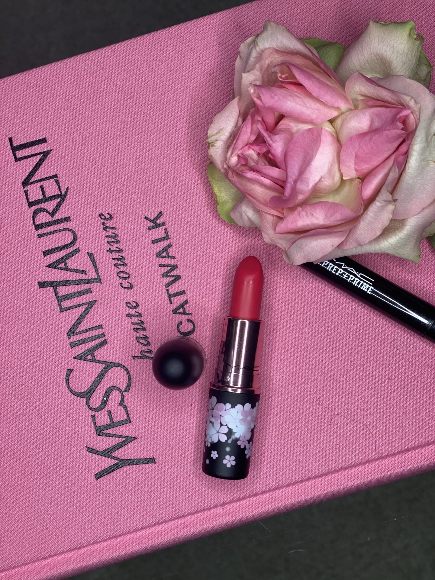 Mac Cosmetics Cherry Blossom läppstift- Dramarama ​